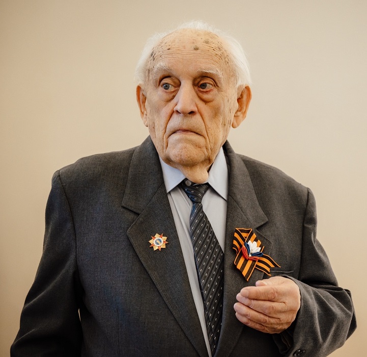 q-ODg